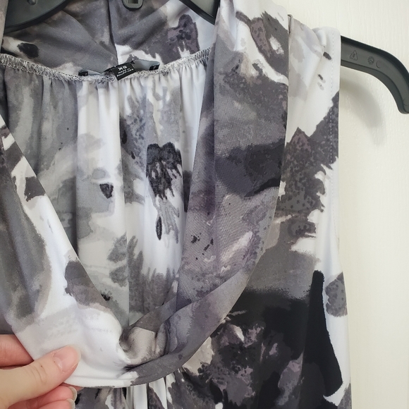 Express Tunic- Size XS - Picture 3 of 7